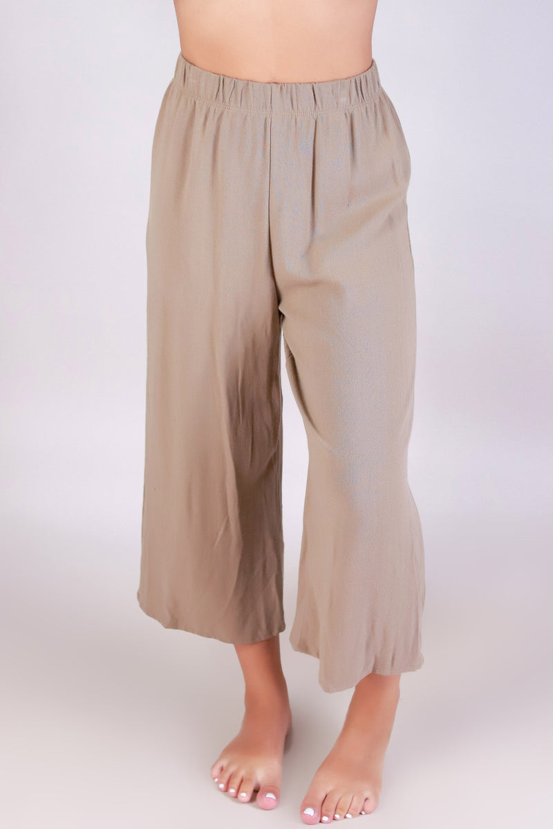 Jeans Warehouse Hawaii - SOLID WOVEN CAPRI&