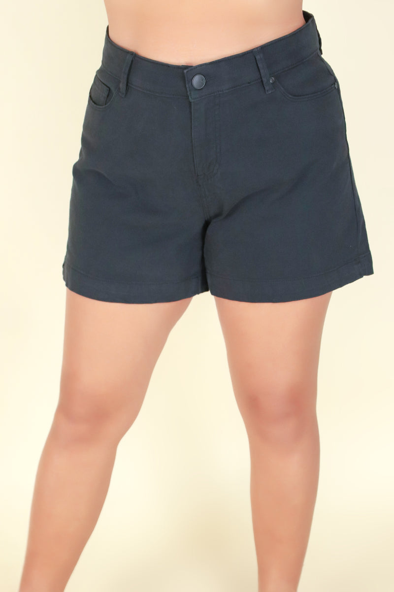 Jeans Warehouse Hawaii - PLUS Denim Shorts - LET&